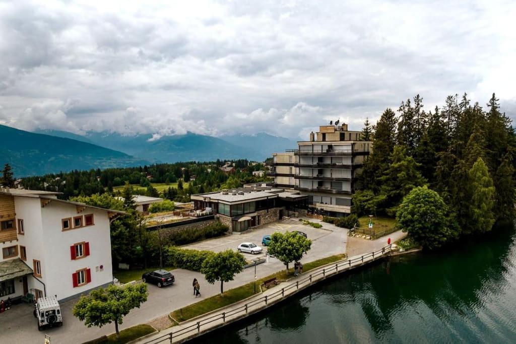 Small But Wow! Studio With Pool @ The Central Lake Crans-Montana Buitenkant foto